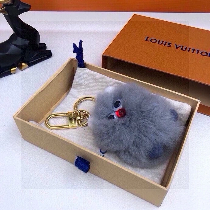 Louis Vuitton Ornaments Casual 269585