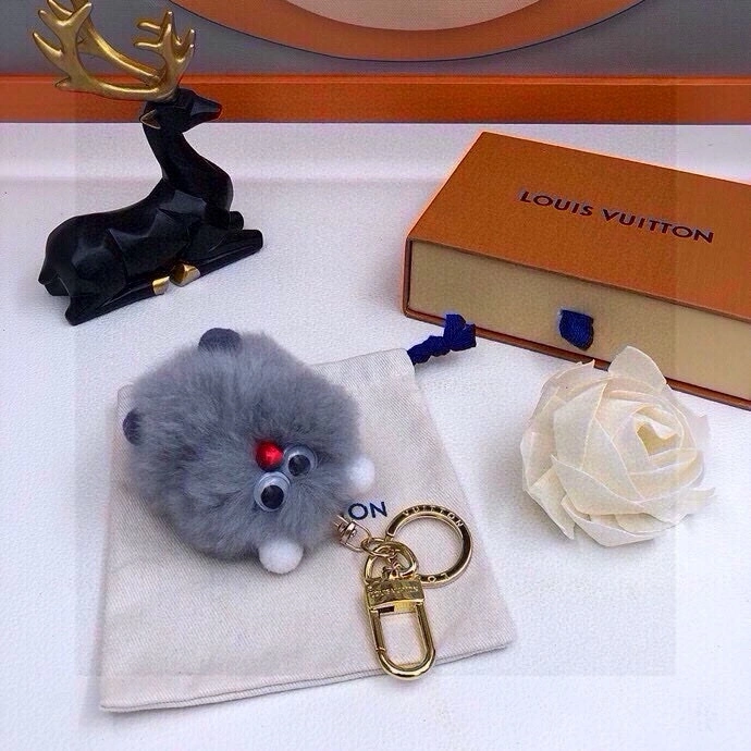Louis Vuitton Ornaments Casual 269585