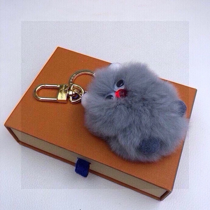 Louis Vuitton Ornaments Casual 269585