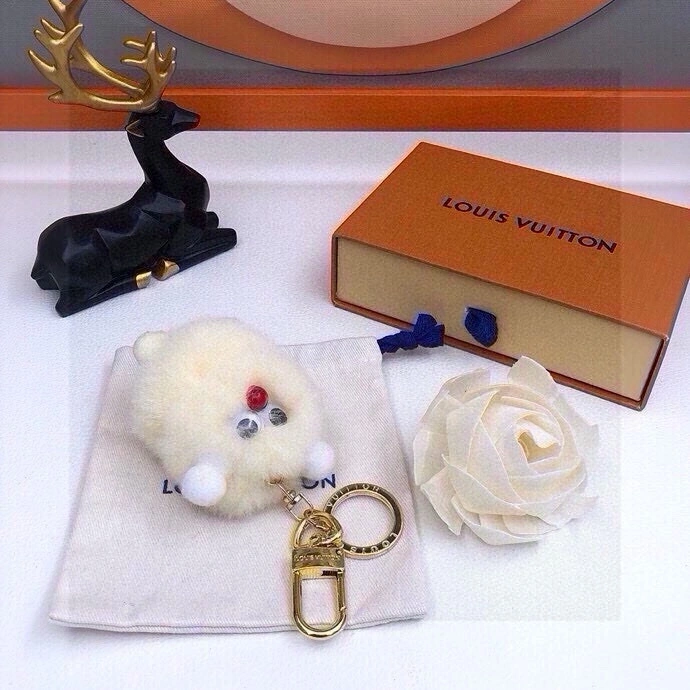 Fashionable Louis Vuitton Ornaments 269595