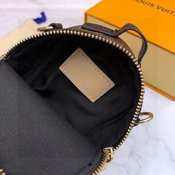 UrbanChic Louis Vuitton Ornaments 269154