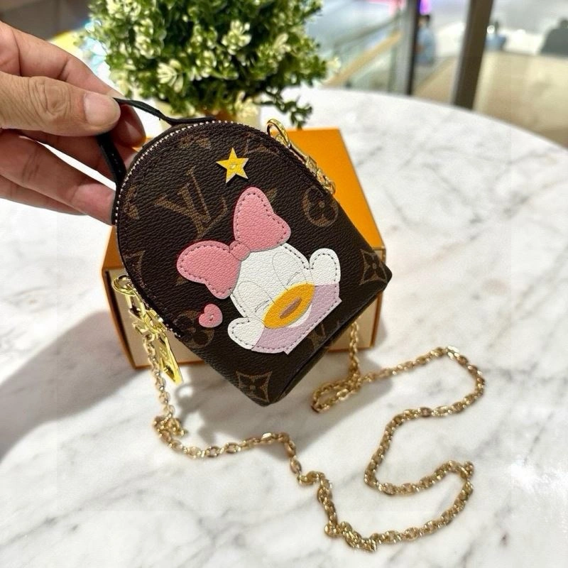 Louis Vuitton Ornaments Sporty 269152
