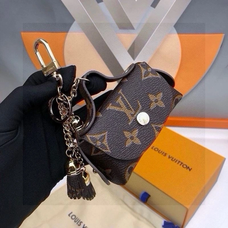 Louis Vuitton Ornaments Refined 269145