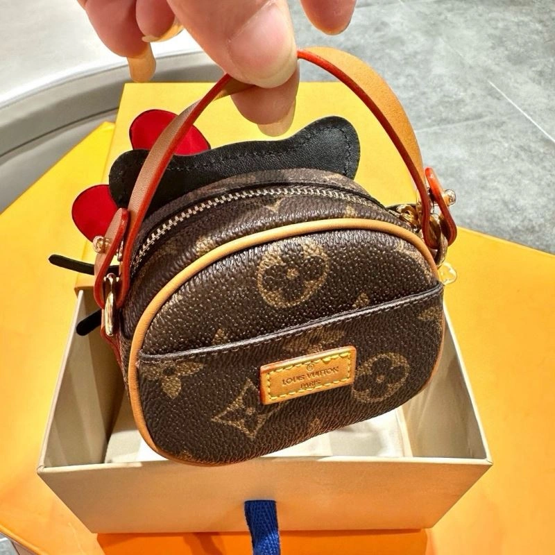 Louis Vuitton Ornaments Fashionable 269134