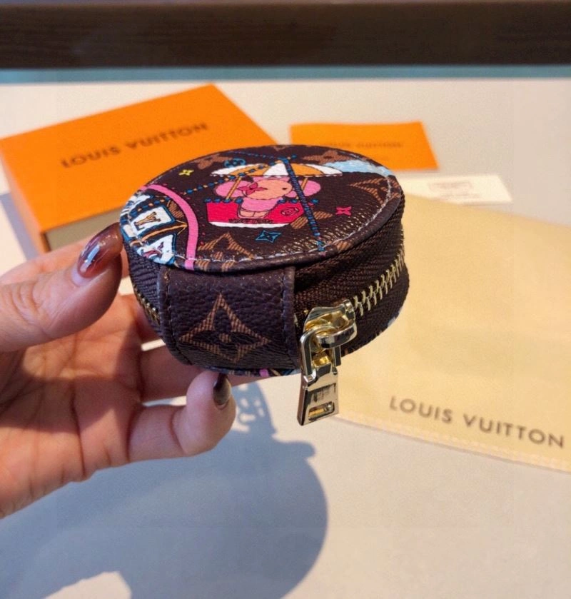 WellDesigned Louis Vuitton Ornaments 269120