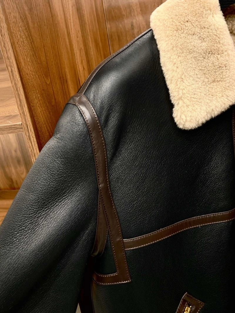 ComfortFit Louis Vuitton Outwear 138843