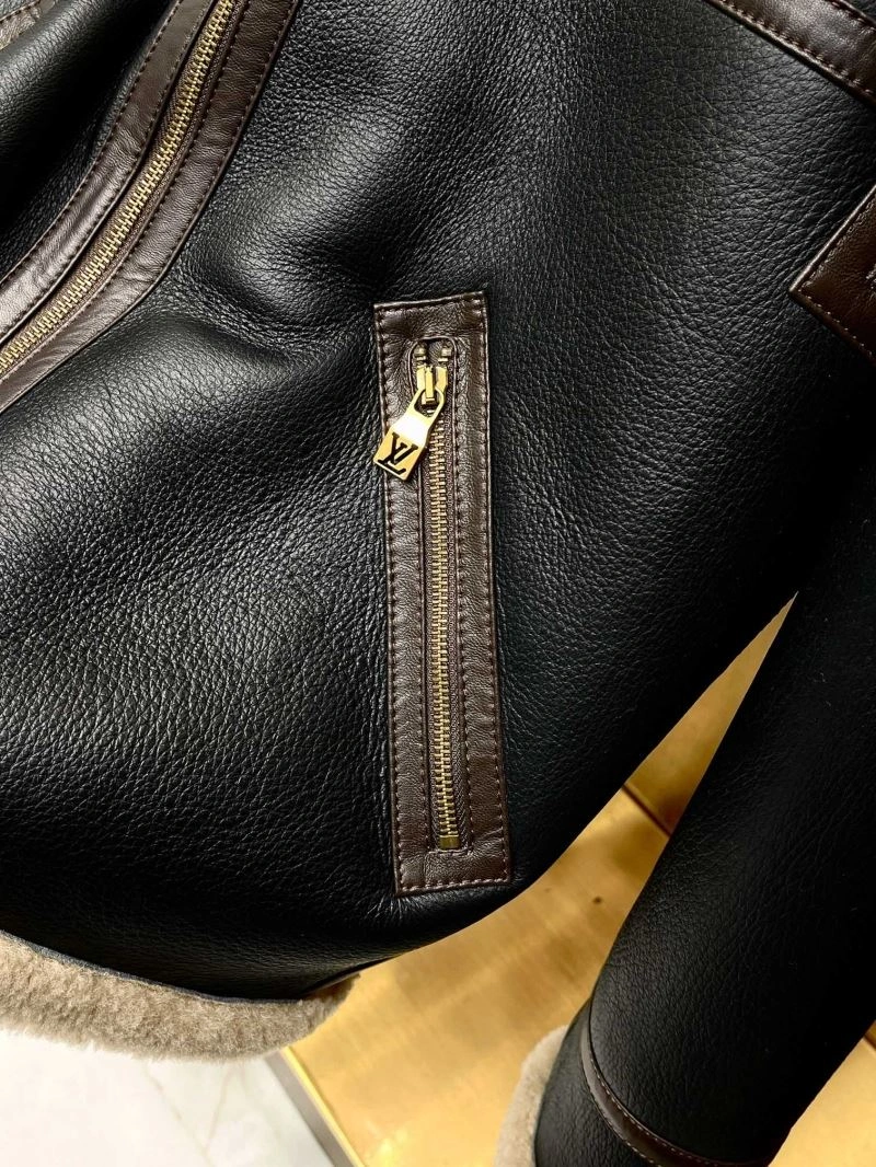 ComfortFit Louis Vuitton Outwear 138843
