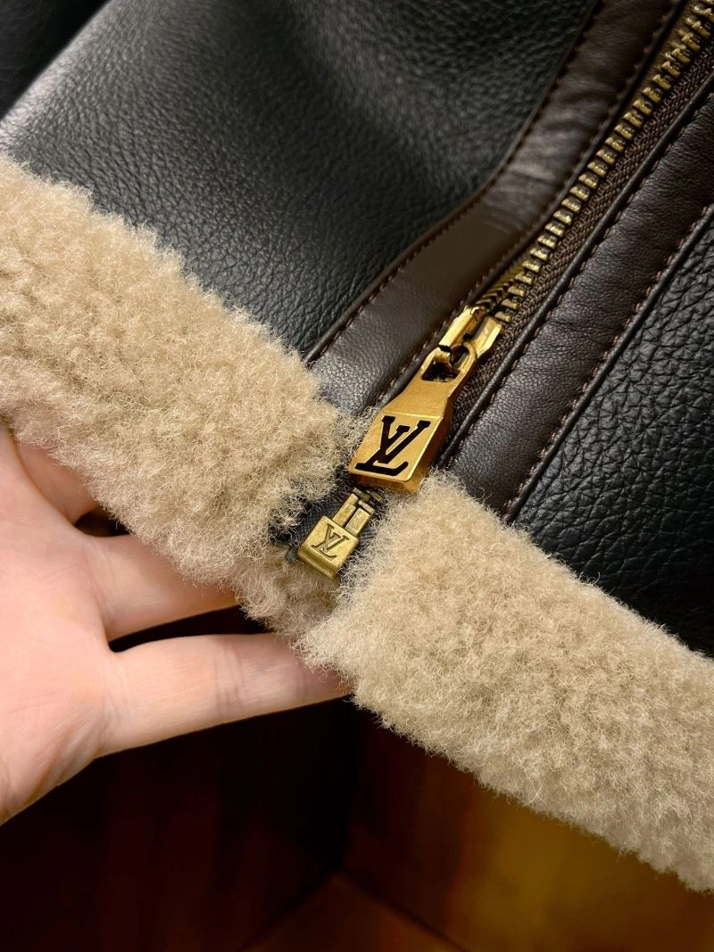 ComfortFit Louis Vuitton Outwear 138843