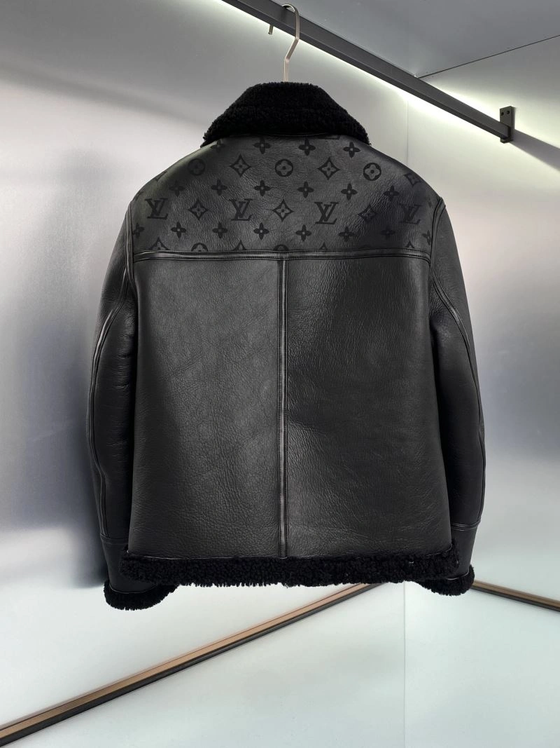 Louis Vuitton Outwear Chic 138829