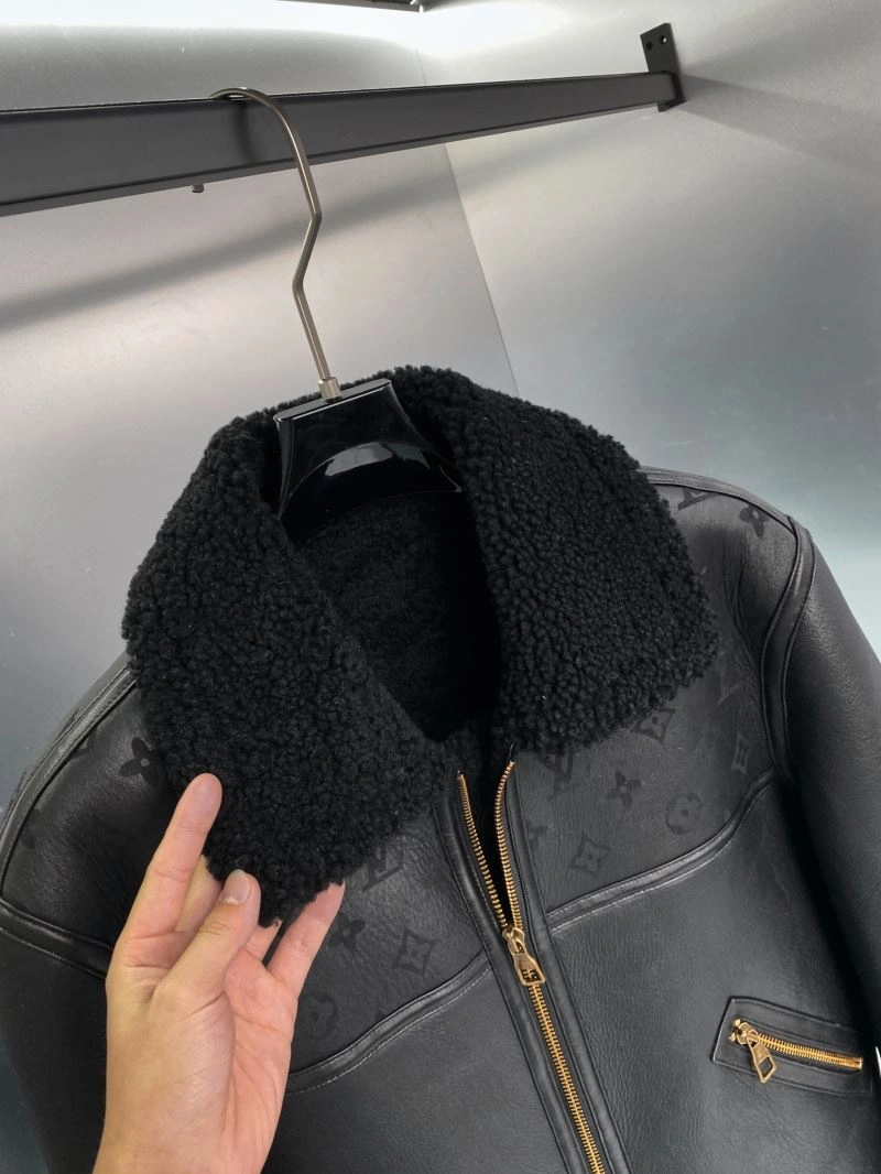 Louis Vuitton Outwear Chic 138829