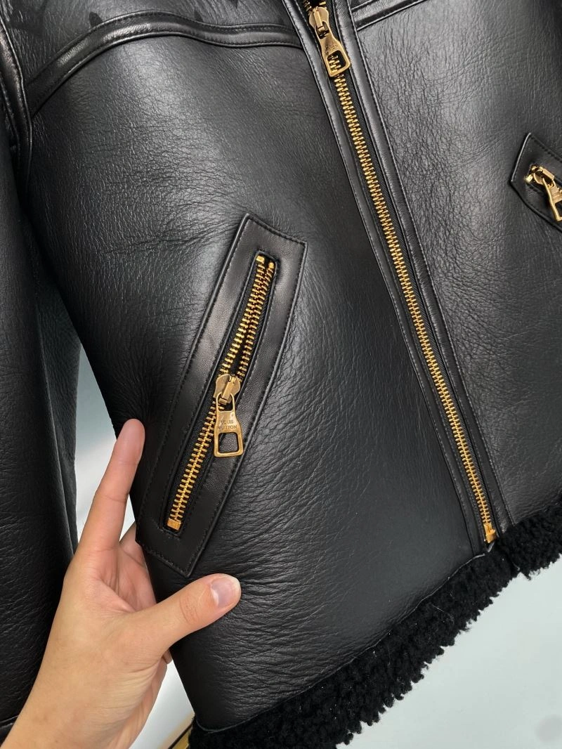 Louis Vuitton Outwear Chic 138829