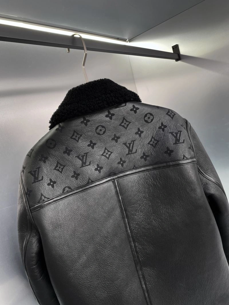 Louis Vuitton Outwear Chic 138829