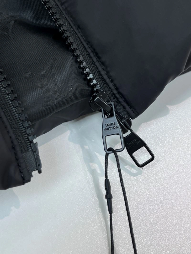 Louis Vuitton Outwear OnTrend 138821