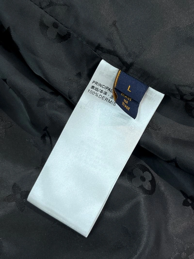 Louis Vuitton Outwear OnTrend 138821