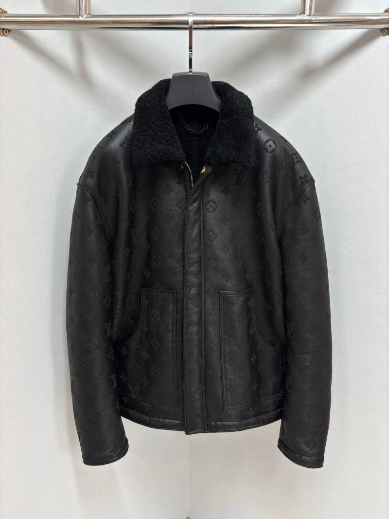 SmoothTexture Louis Vuitton Outwear 138842