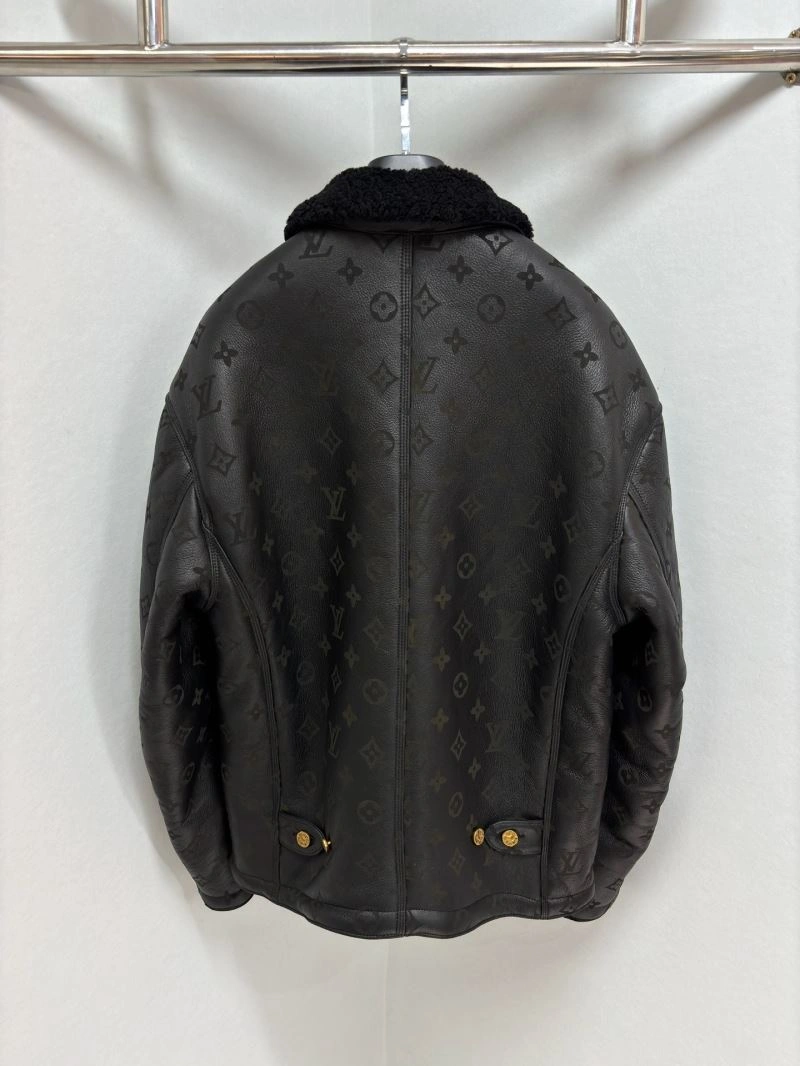 SmoothTexture Louis Vuitton Outwear 138842