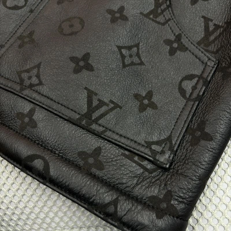 SmoothTexture Louis Vuitton Outwear 138842