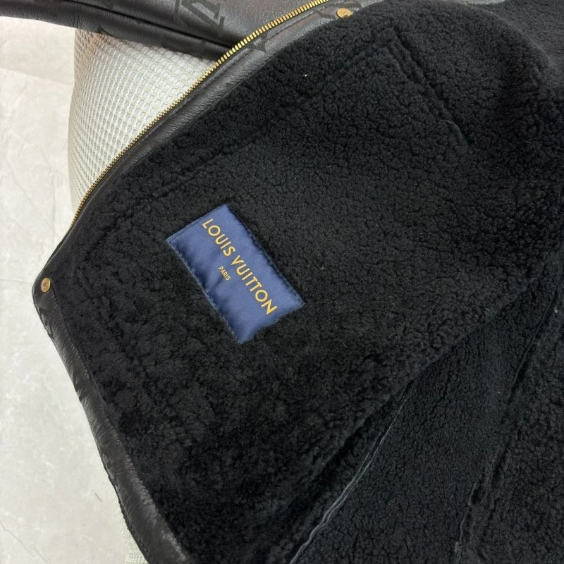 SmoothTexture Louis Vuitton Outwear 138842