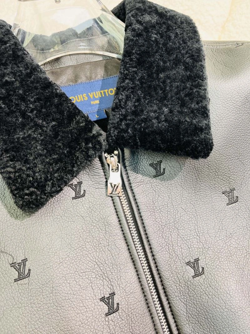 WellDesigned Louis Vuitton Outwear 138817