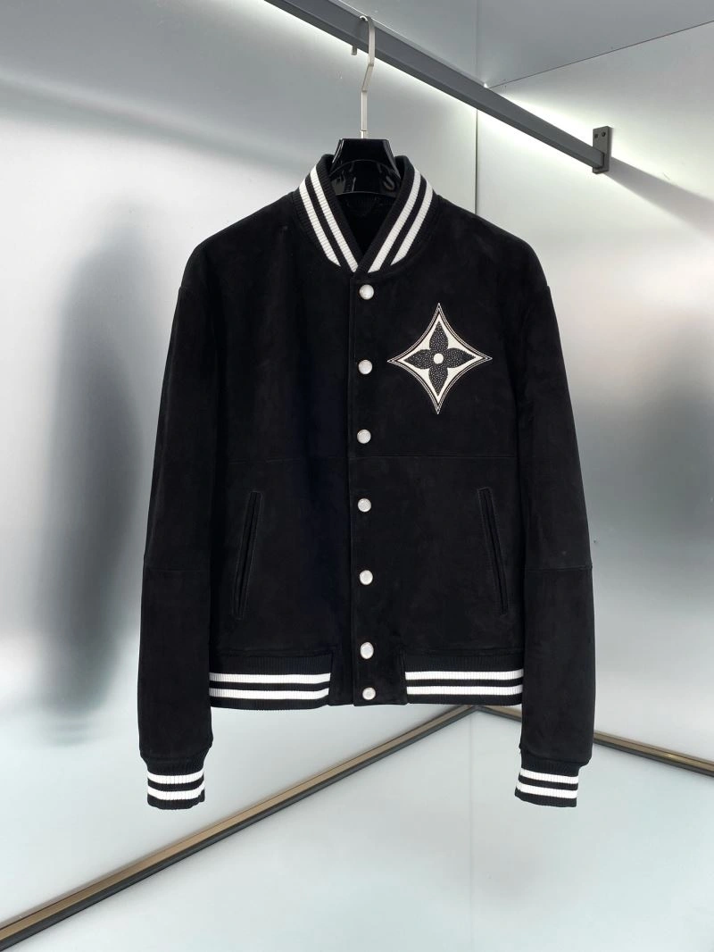 EyeCatching Louis Vuitton Outwear 138812
