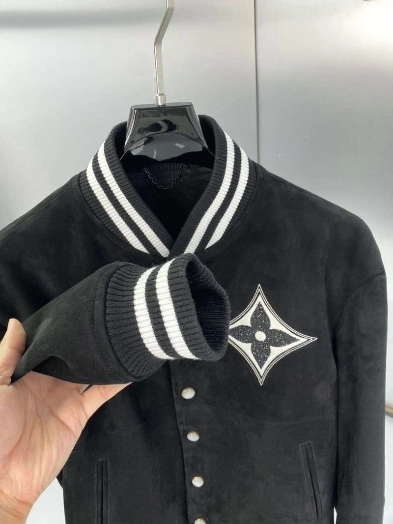 EyeCatching Louis Vuitton Outwear 138812