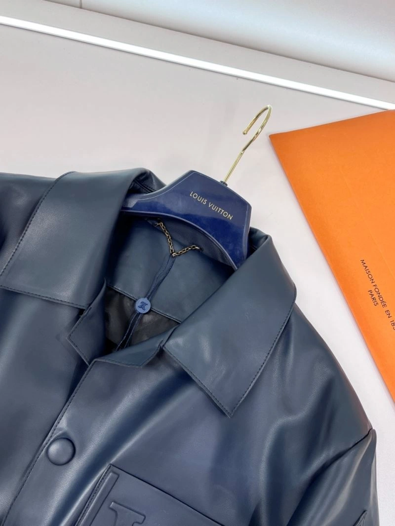 Classic Louis Vuitton Outwear 138813
