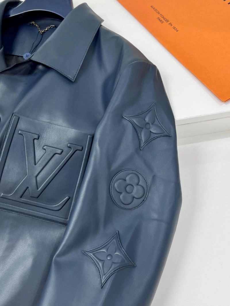 Classic Louis Vuitton Outwear 138813