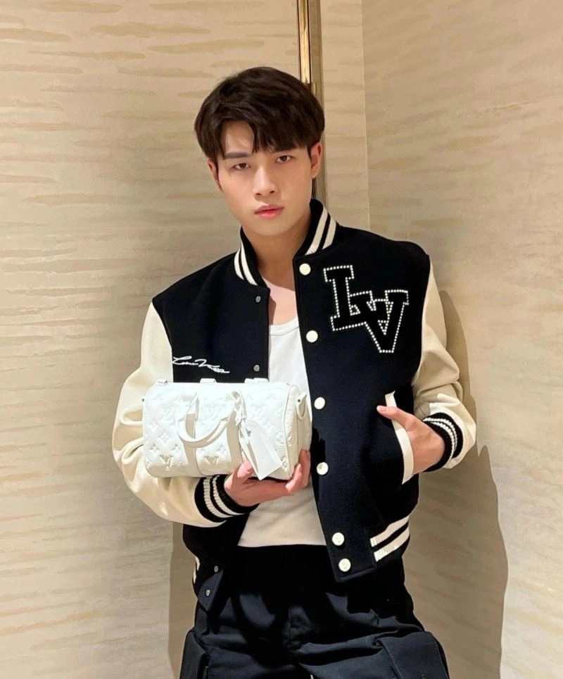 Louis Vuitton Outwear DailyWear 138671