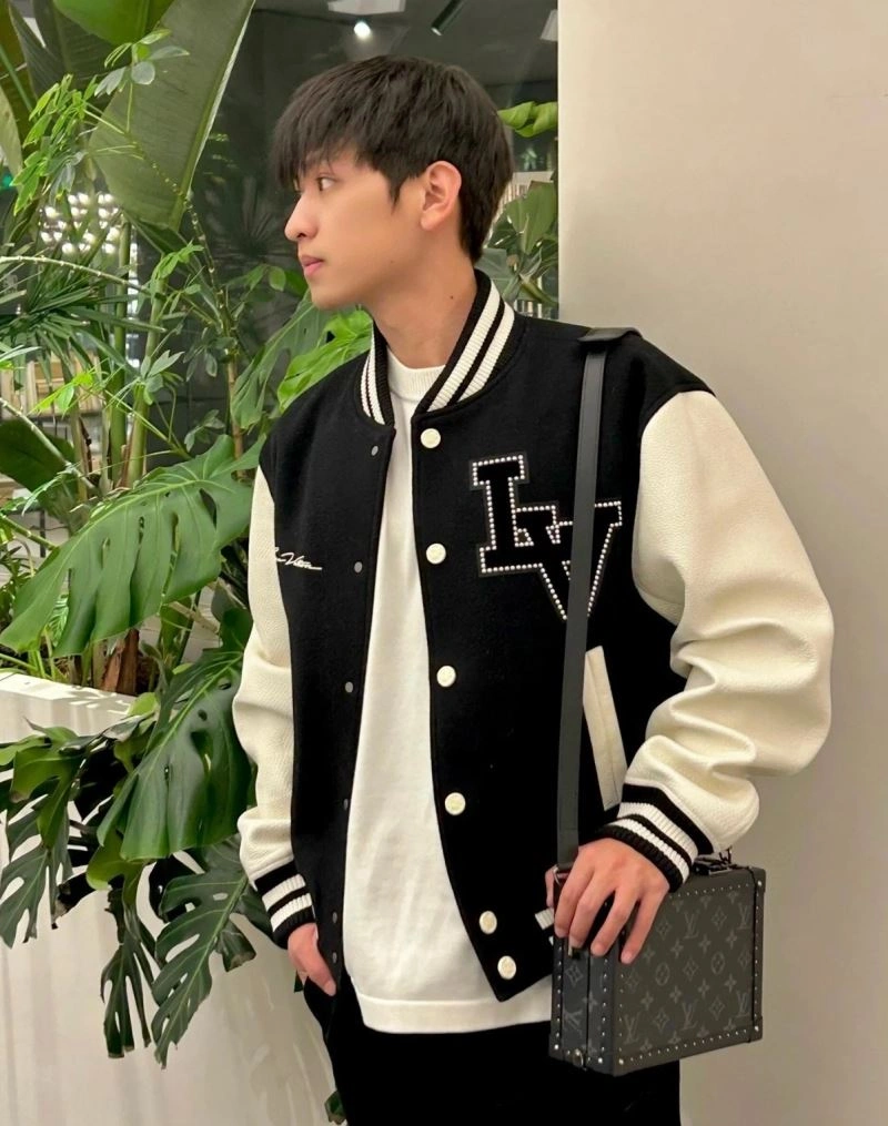 Louis Vuitton Outwear DailyWear 138671