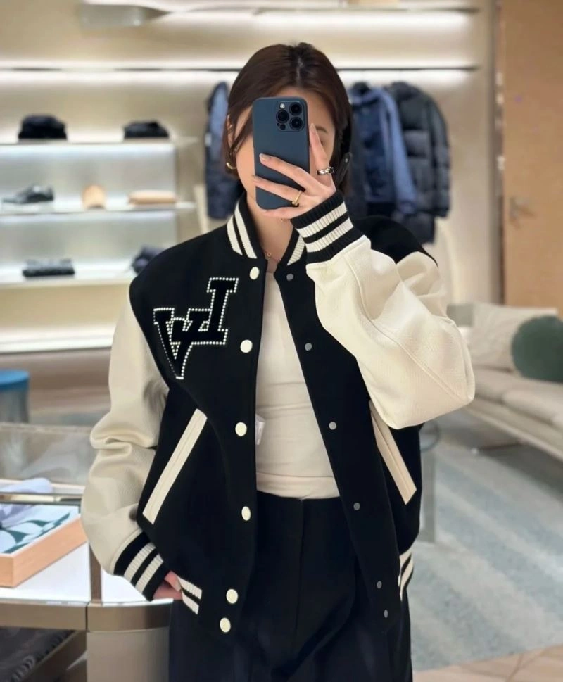 Louis Vuitton Outwear DailyWear 138671