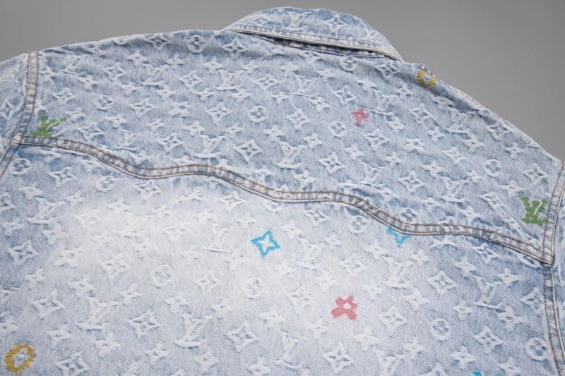 Unisex Louis Vuitton Outwear 138669