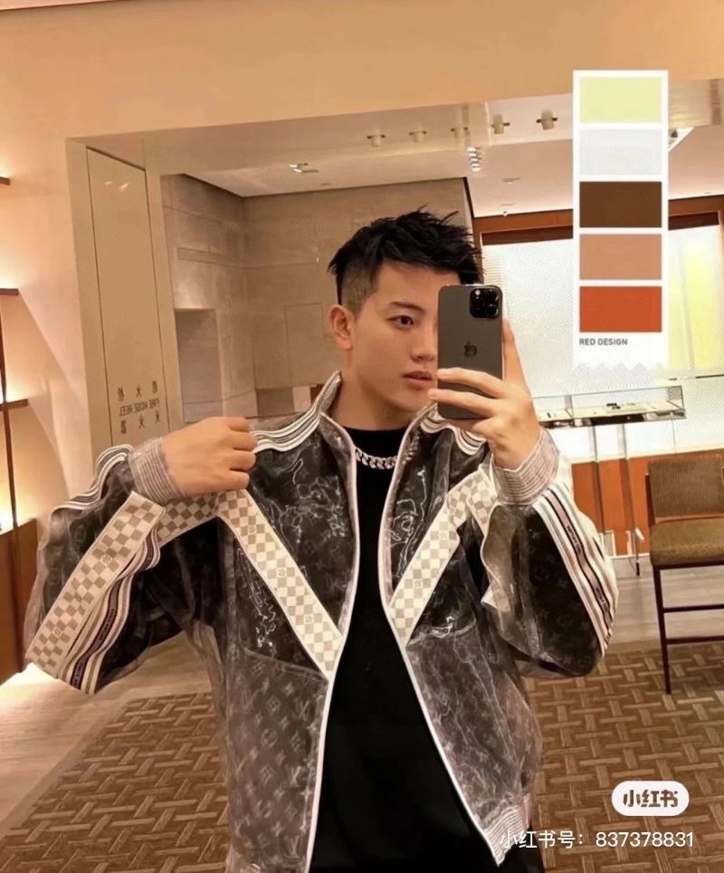 Louis Vuitton Outwear FlexibleFit 138661