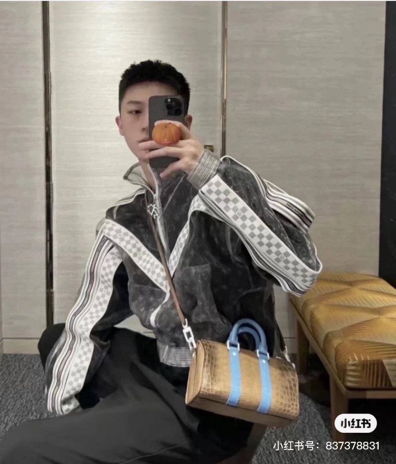Louis Vuitton Outwear FlexibleFit 138661