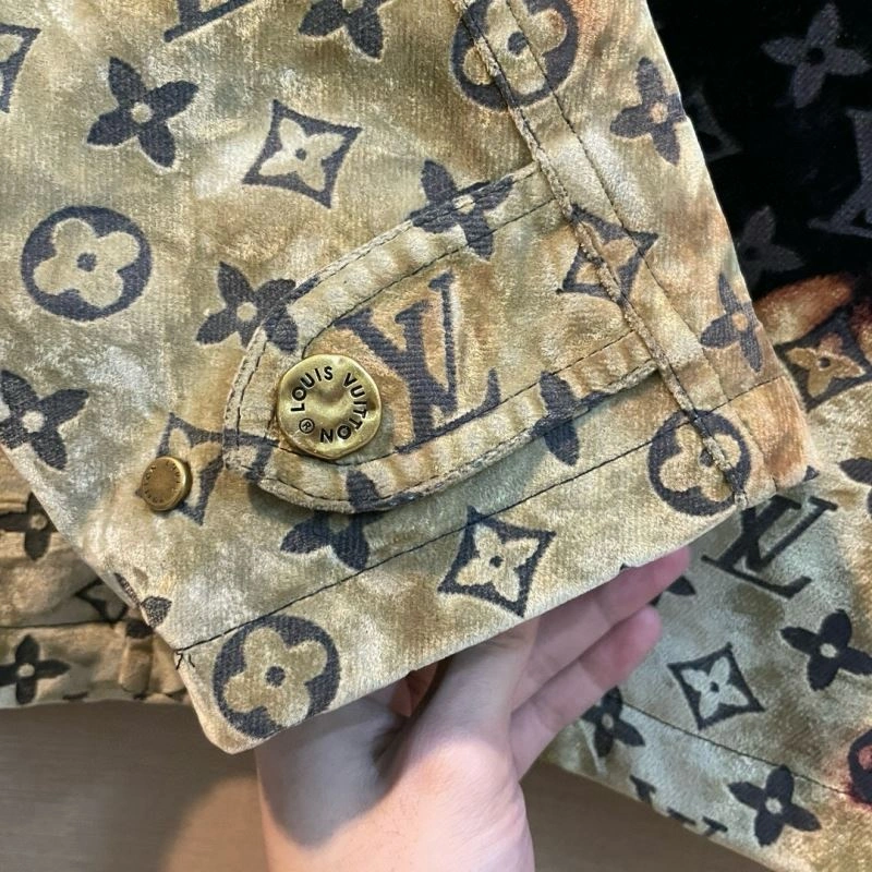 Tailored Louis Vuitton Outwear 138672