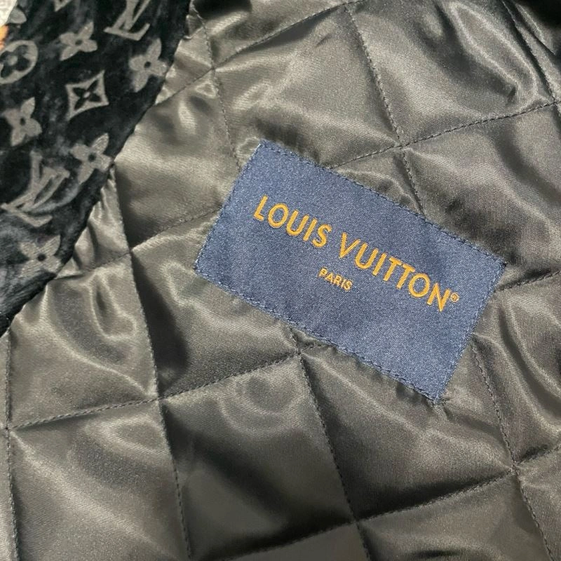 Tailored Louis Vuitton Outwear 138672