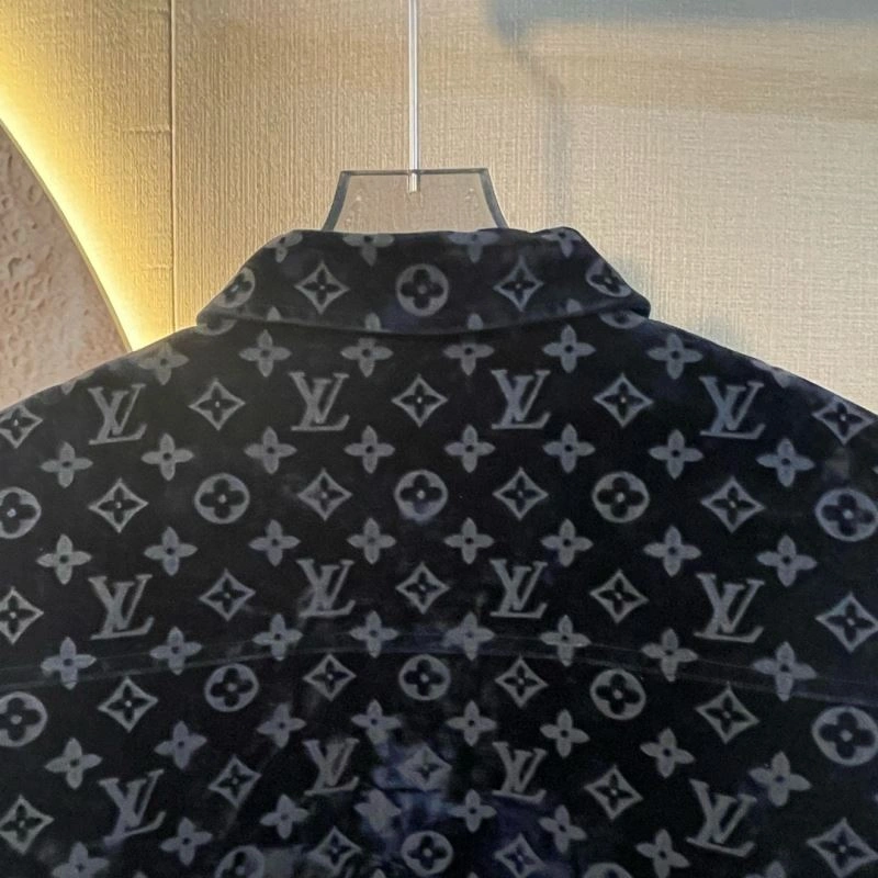 Tailored Louis Vuitton Outwear 138672