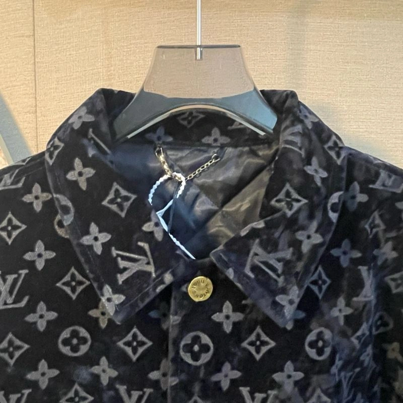 Tailored Louis Vuitton Outwear 138672
