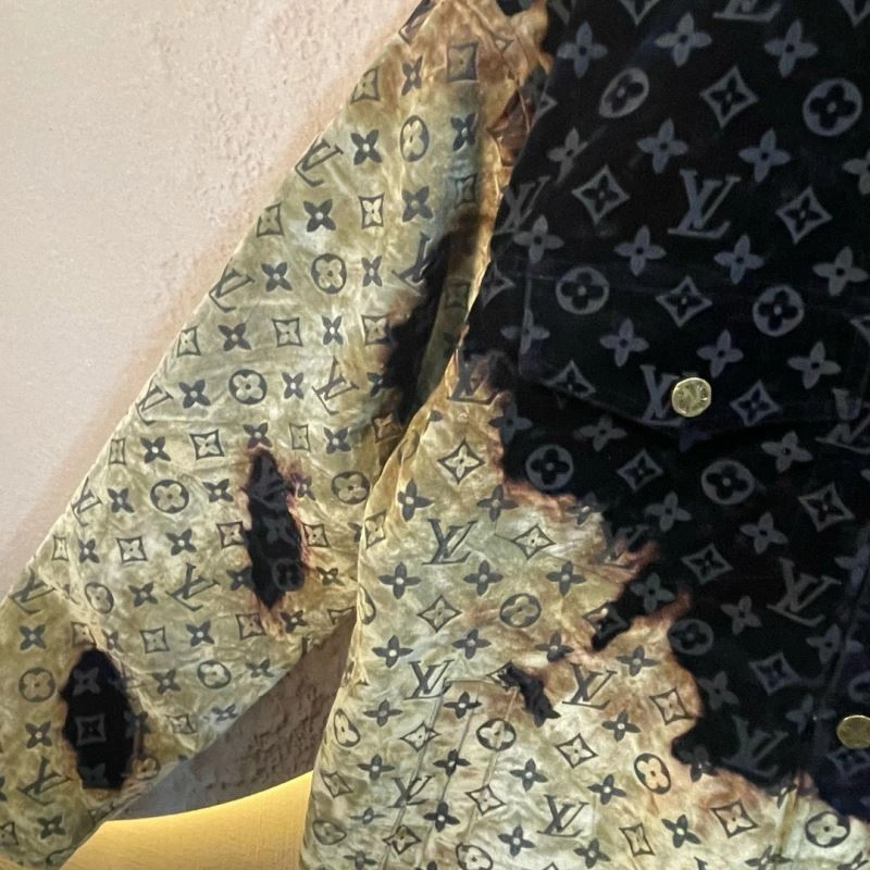 Tailored Louis Vuitton Outwear 138672