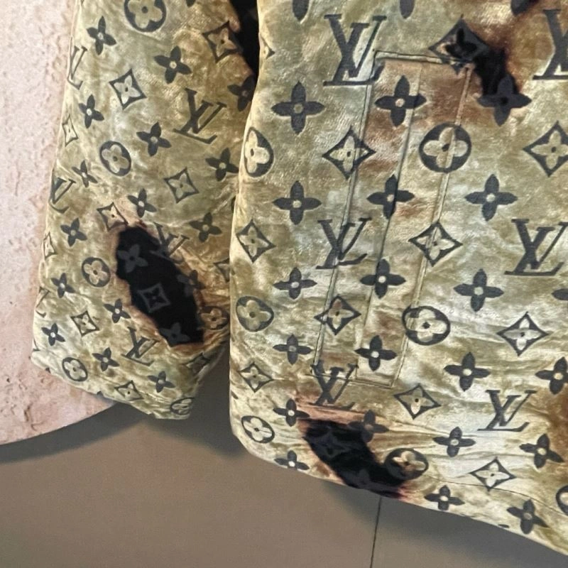 Tailored Louis Vuitton Outwear 138672