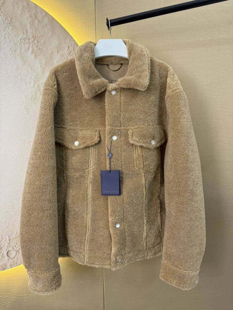 Functional Louis Vuitton Outwear 138655