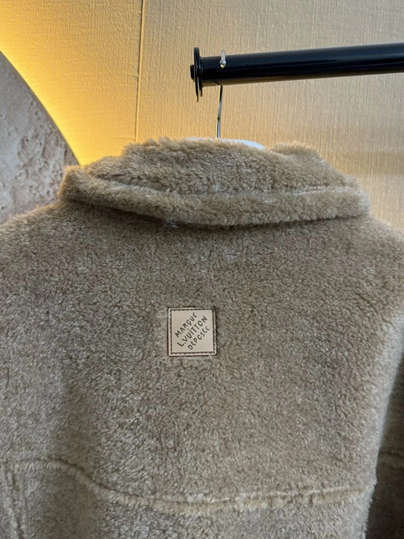 Functional Louis Vuitton Outwear 138655