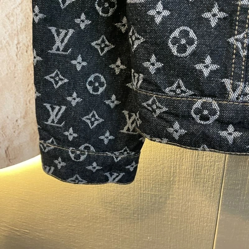 Louis Vuitton Outwear Cozy 138654