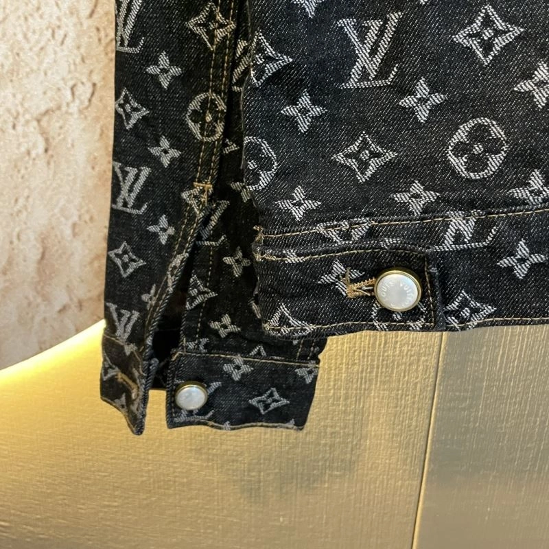 Louis Vuitton Outwear Cozy 138654