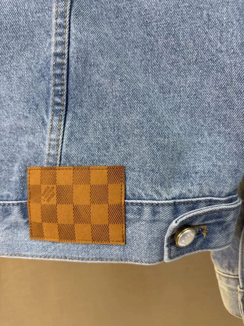 Bold Louis Vuitton Outwear 138646