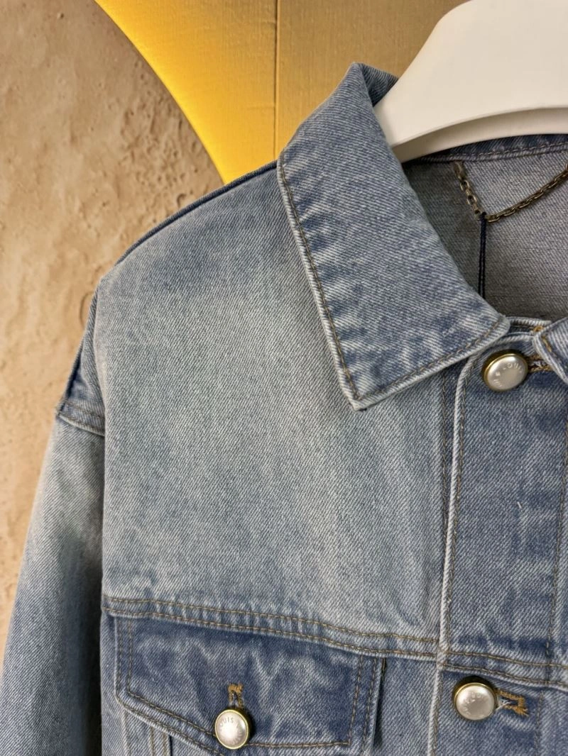 Bold Louis Vuitton Outwear 138646