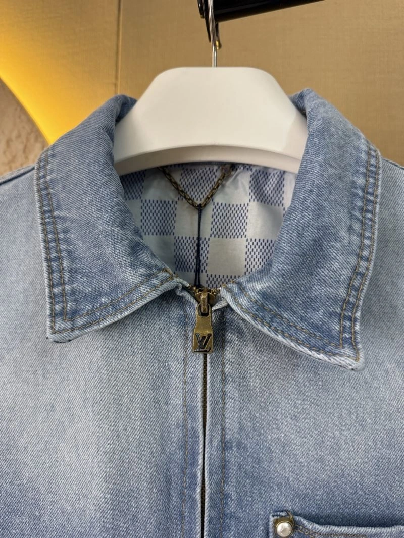 Lightweight Louis Vuitton Outwear 138644