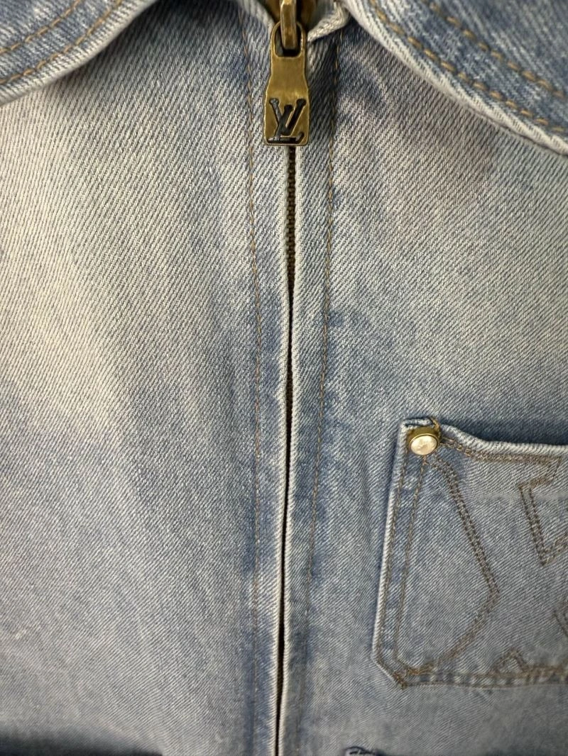 Lightweight Louis Vuitton Outwear 138644
