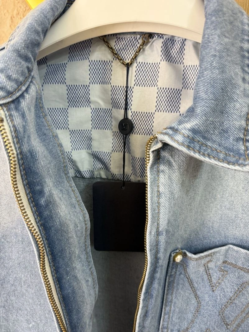 Lightweight Louis Vuitton Outwear 138644