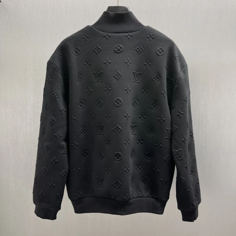 Effortless Louis Vuitton Outwear 138638