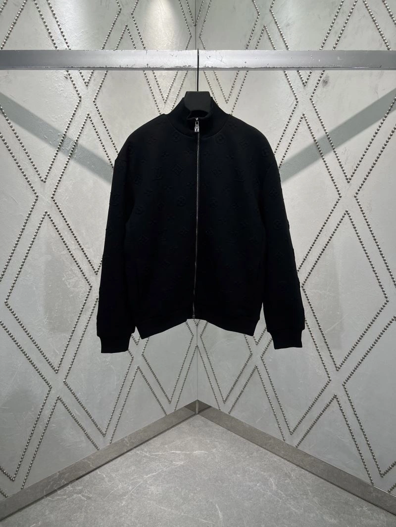 Effortless Louis Vuitton Outwear 138638